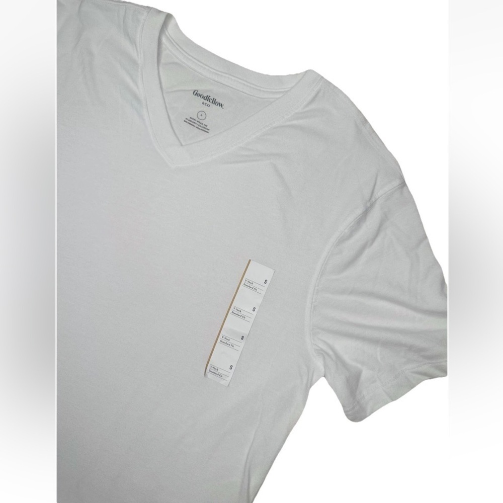 Goodfellows Every Wear V-Neck White Men’s Size Small Standart Fit Tag Free - Picture 4 of 8